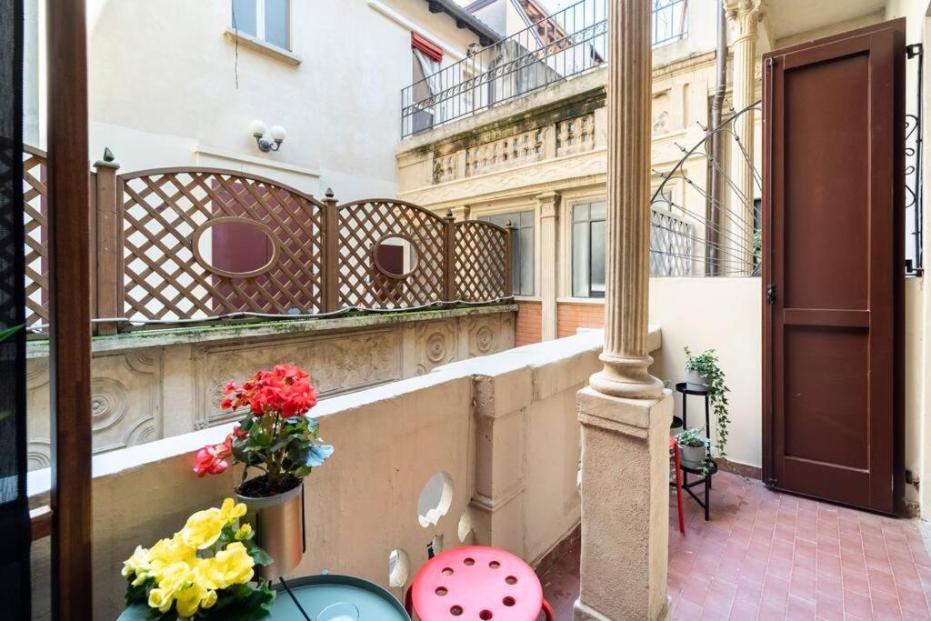 Appartamento Elegante E Centrale La Foglia D'Oro Bologna Exterior photo